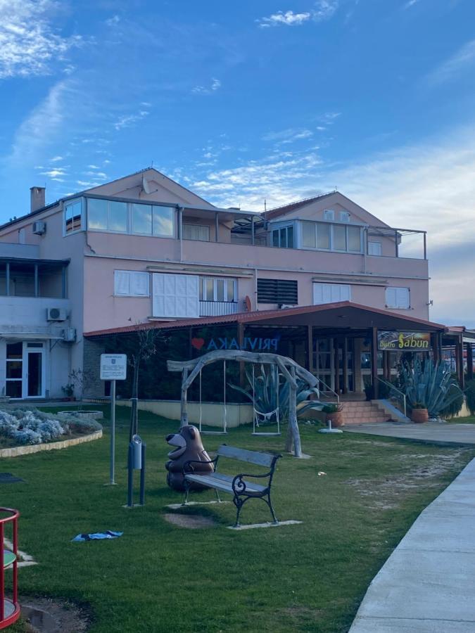 Apartment Privlaka Direkt Am Strand Mit Klima Und Neuem Badezimmer Haustiere Sind Willkommen Extérieur photo