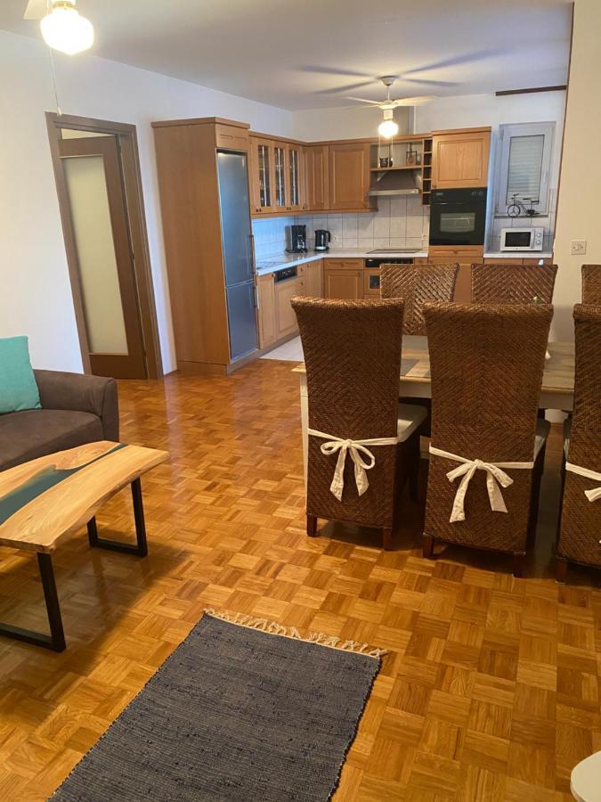 Apartment Privlaka Direkt Am Strand Mit Klima Und Neuem Badezimmer Haustiere Sind Willkommen Extérieur photo